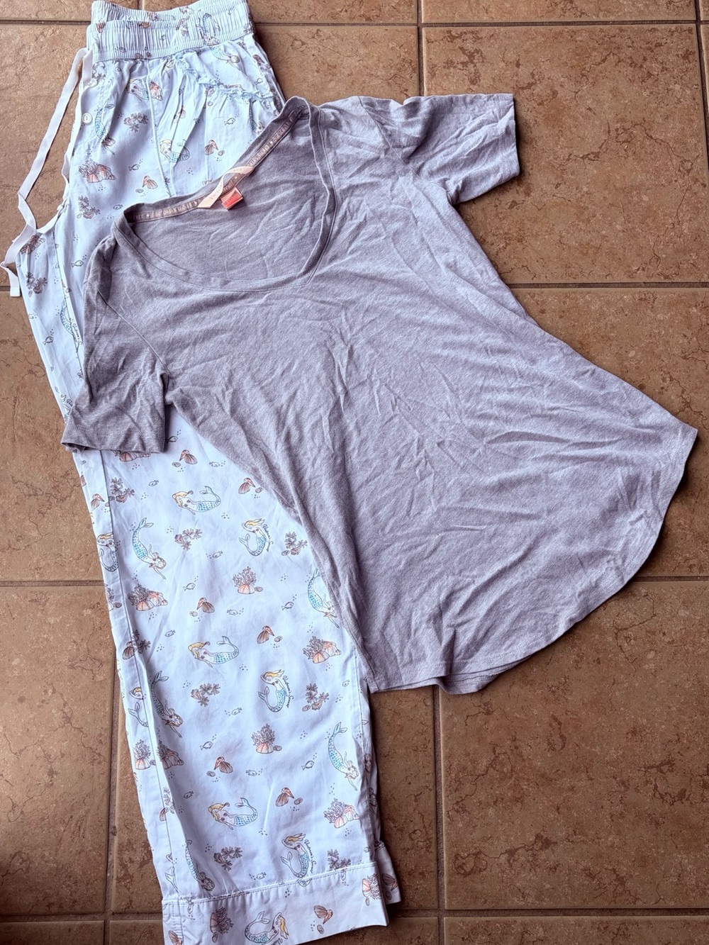 Victoria's Secret Mermaid Pajama Set Tee & Pants NWOT Small